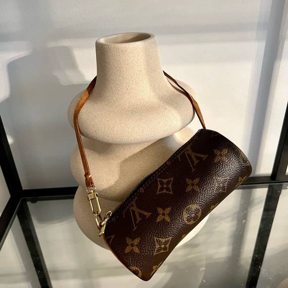Louis Vuitton Mini Papillon - Picture 3 of 5